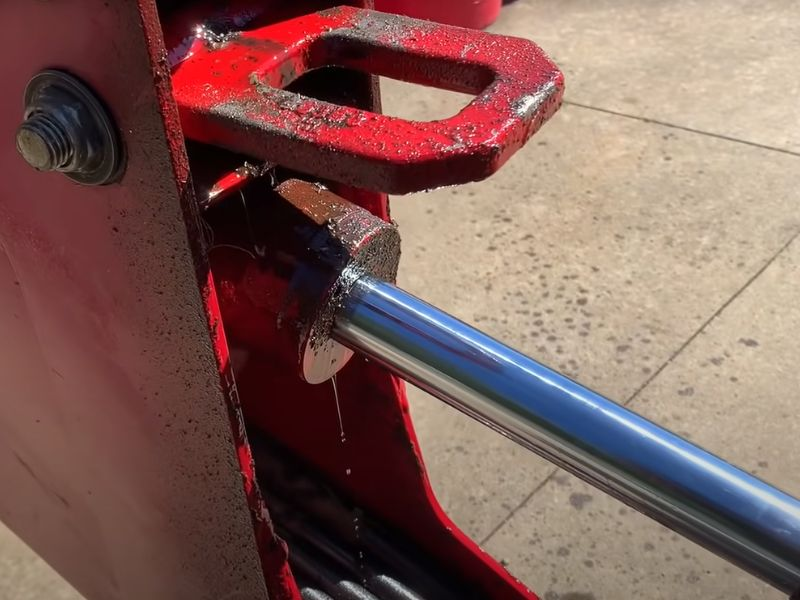Tija cu piston cilindru hidraulic: probleme comune și reparații