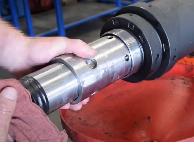 Înțelegeți procesul de fabricație și instalațiile cilindrilor hidraulici cu mai multe etape