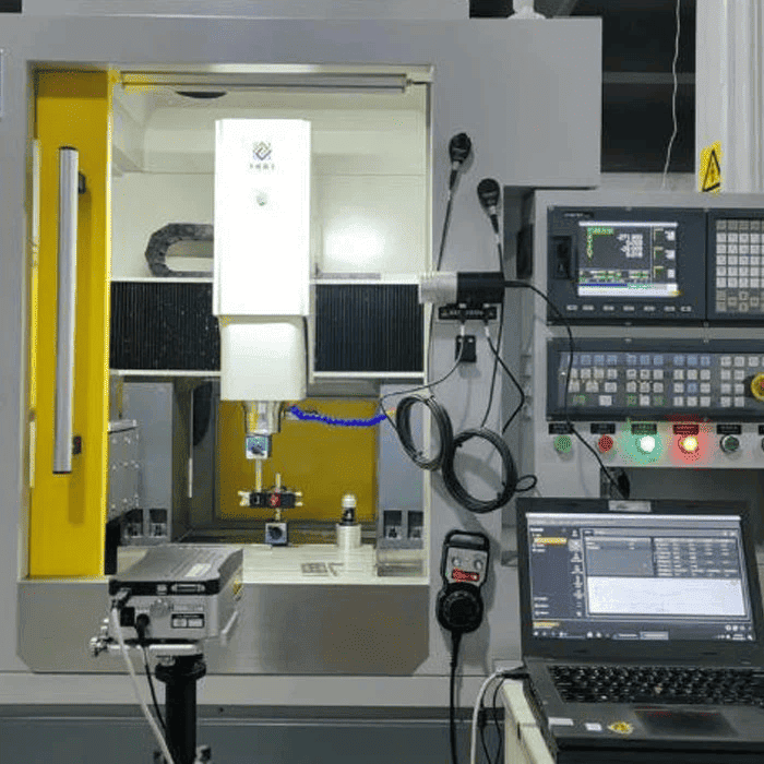 Mașină de strung pentru lemn CNC cu 4 axe